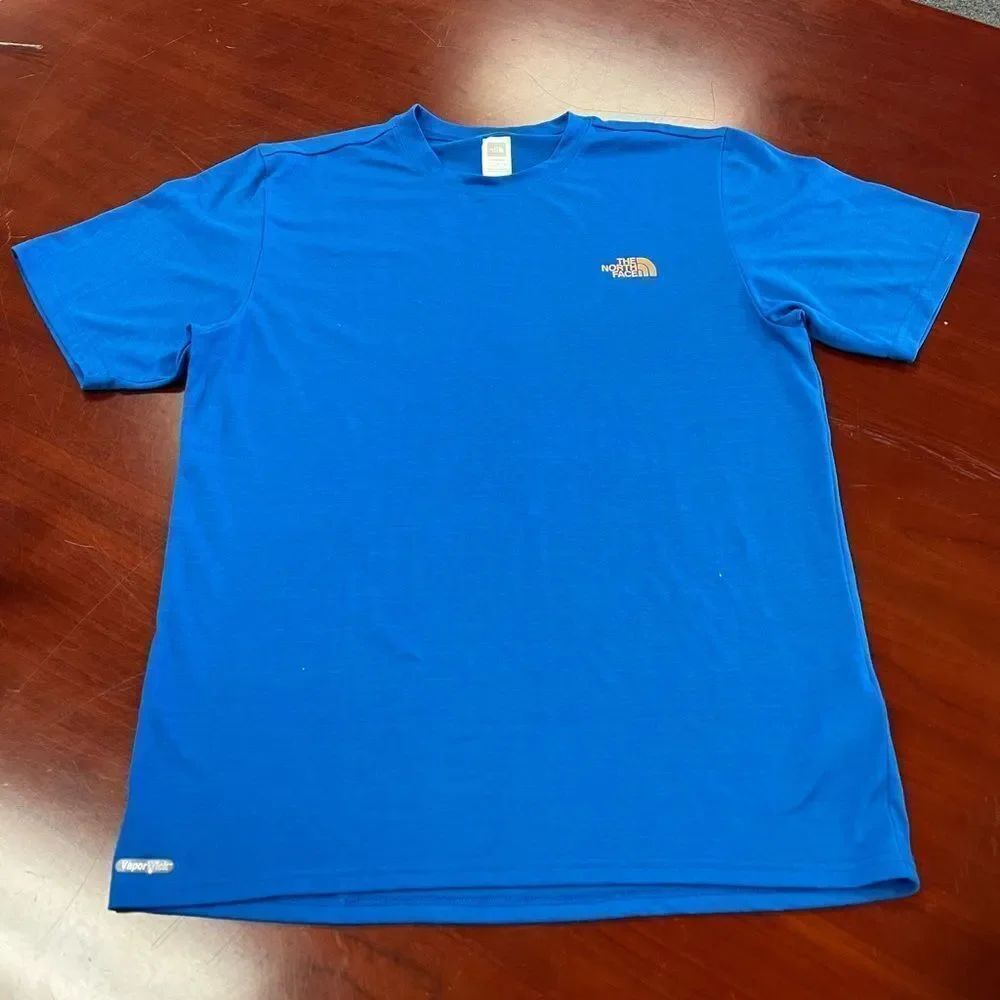 The North Face Vapor Wick Blue T-Shirt sz S NWOT